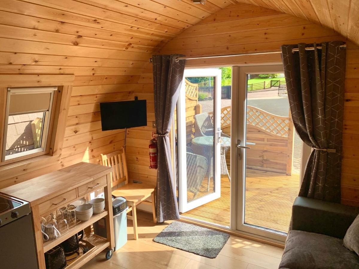 Conifer Cabins Fort William Exterior photo