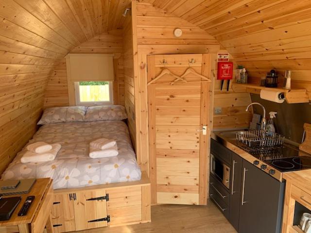 Conifer Cabins Fort William Exterior photo
