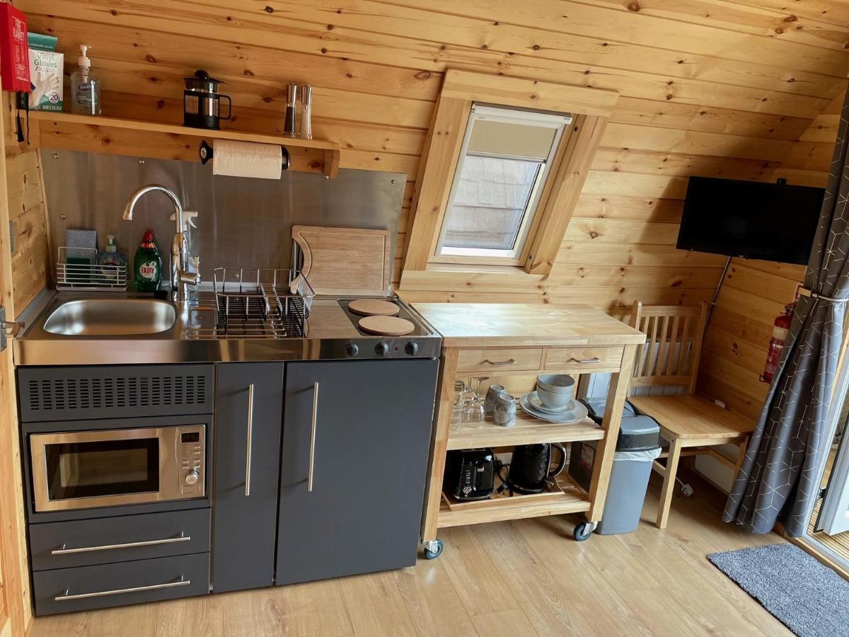 Conifer Cabins Fort William Exterior photo
