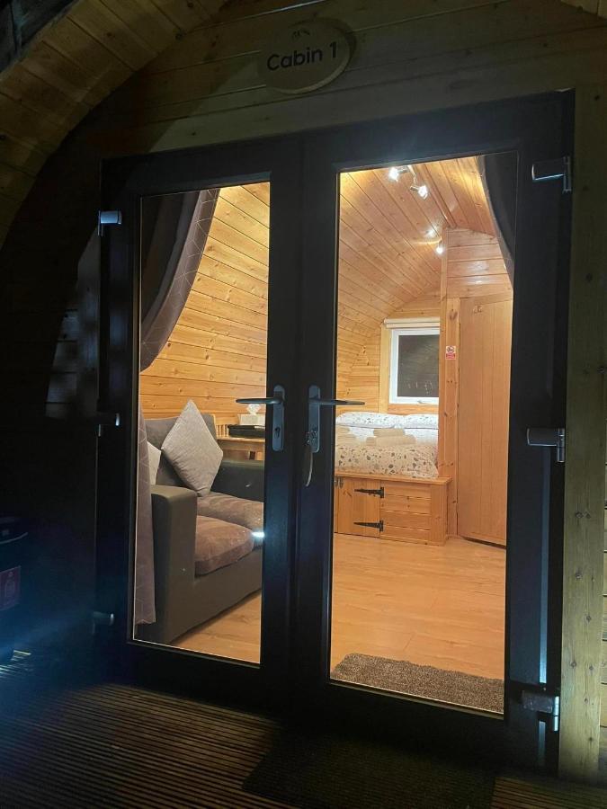 Conifer Cabins Fort William Exterior photo