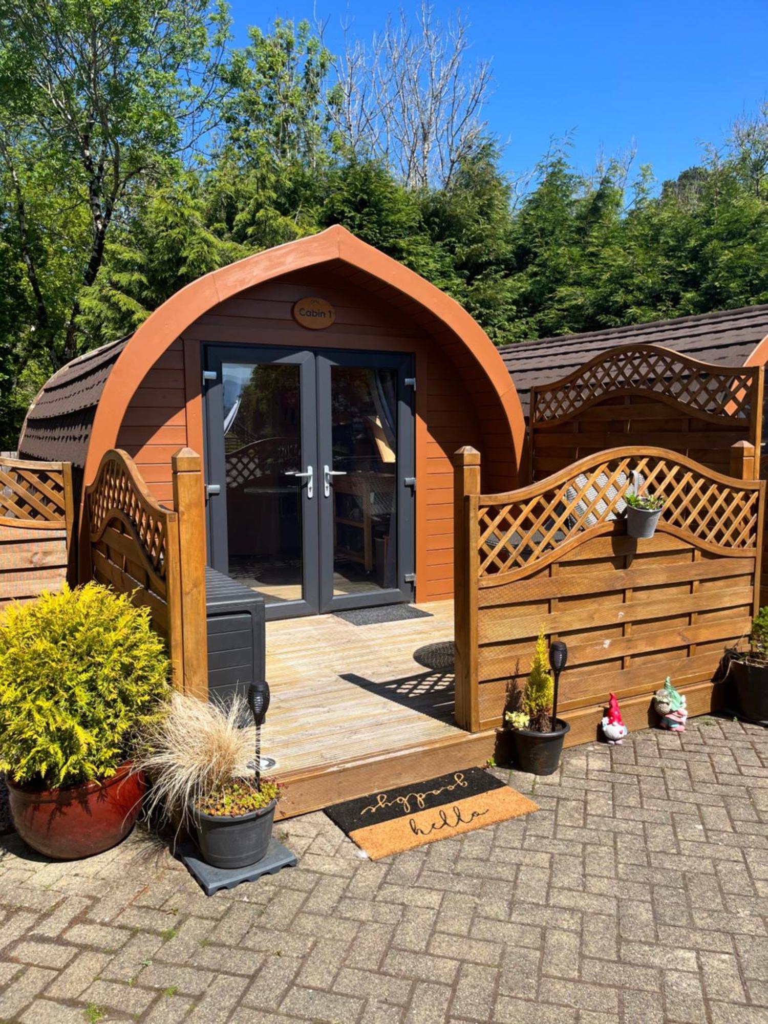 Conifer Cabins Fort William Exterior photo