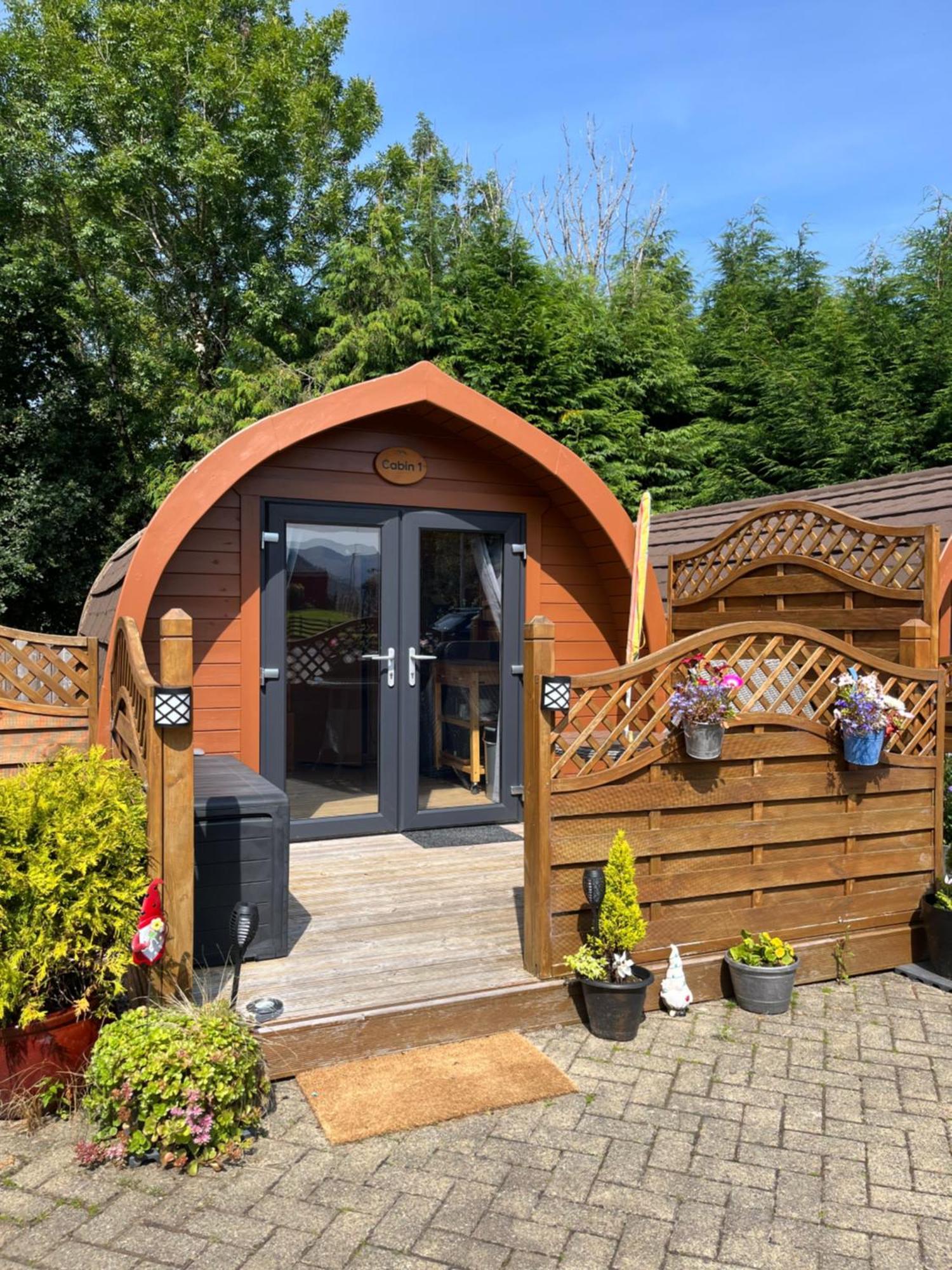Conifer Cabins Fort William Exterior photo